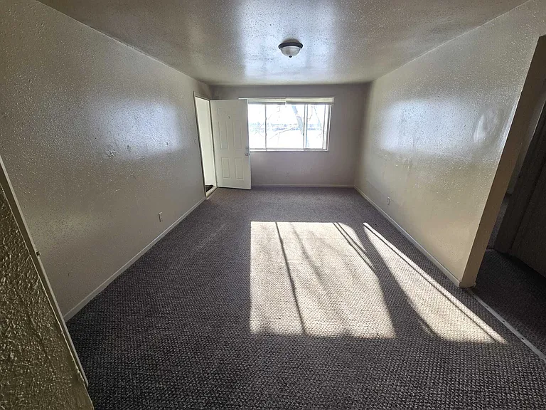 8746 W Carmen Ave #3 — Photo 4