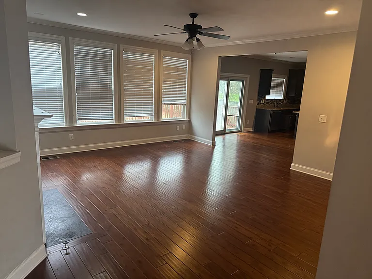 93 Berry Hill Dr — Photo 8
