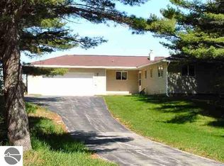 2560 E Silver Lake Rd, Traverse City, MI 49684