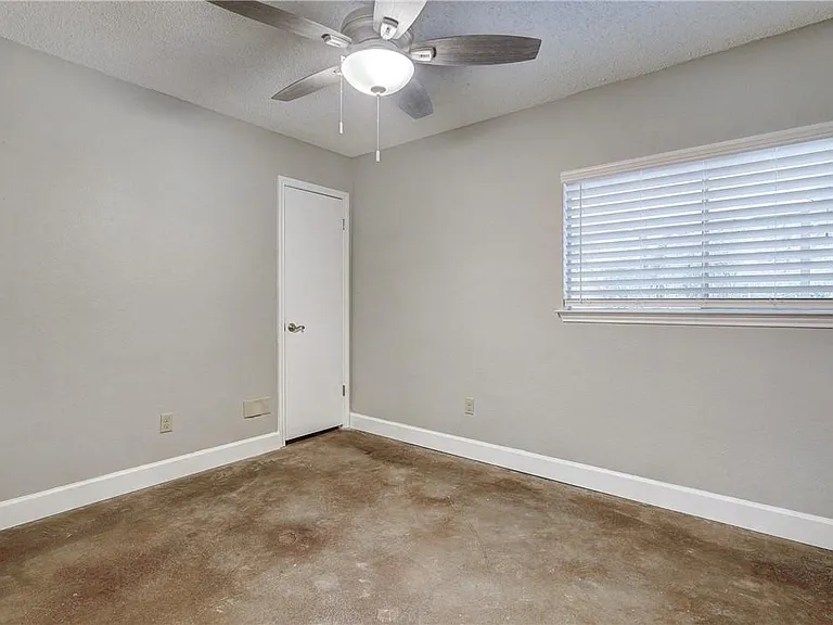 6009 Avery Island Ave — Photo 27