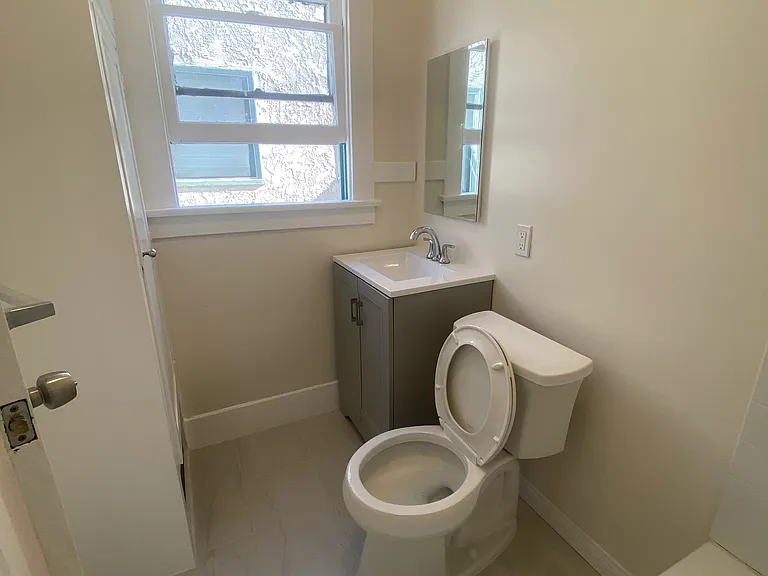 436 Gaviota Ave #442 — Photo 3