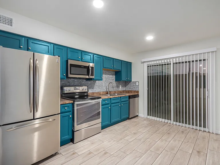 5107 N 28th Dr #3 — Photo 17