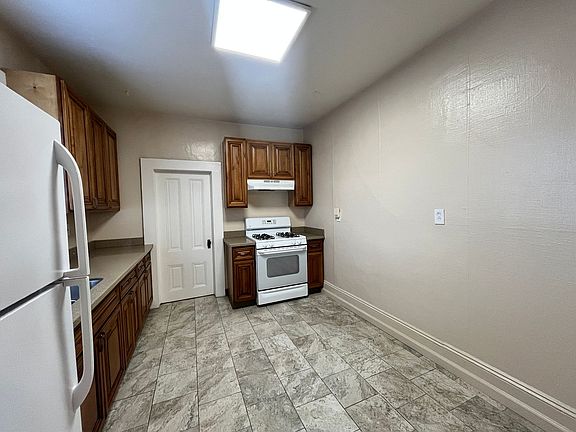 5th image of 344 N 3rd St #1
