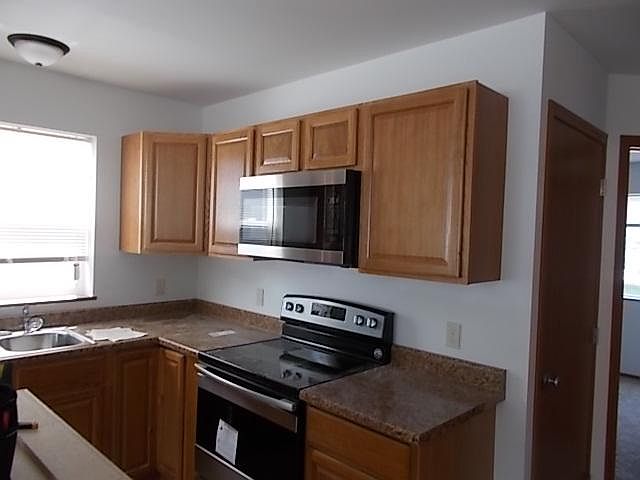 1st image of 903 11th St E #H4