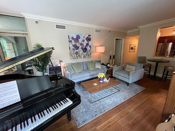 5th image of 25 E Superior St APT 301