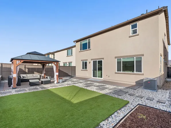 6747 Ronaldinho Dr, Sparks, NV 89436