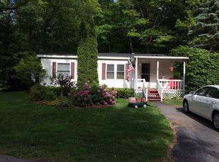 48 Lakeside Dr, Mechanicville, NY 12118