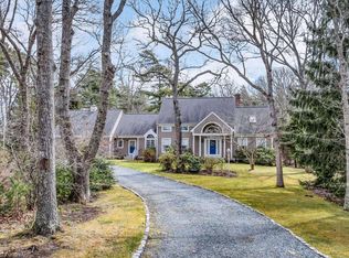 211 Scraggy Neck Rd, Cataumet, MA 02534