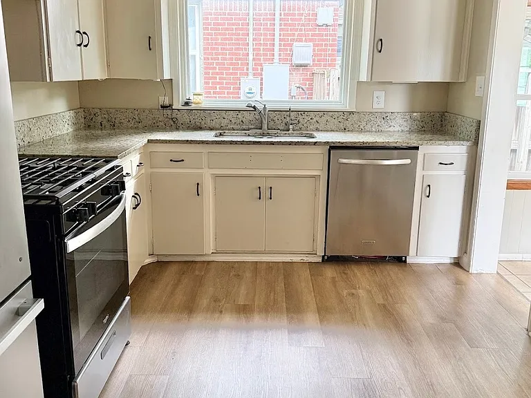 2673 S Sandusky Ave — Photo 19