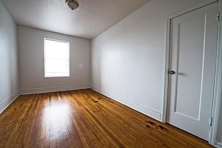 5th image of 7053 S Saint Lawrence Ave #1