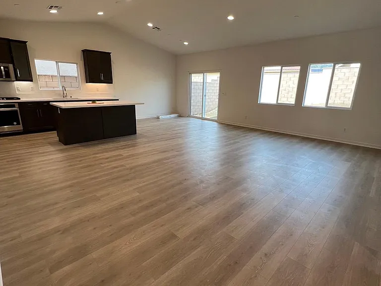 15544 Kings Peak Dr — Photo 7