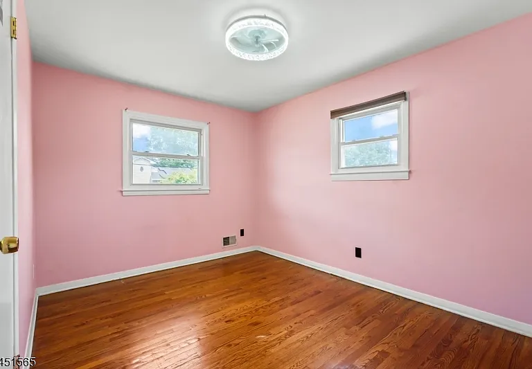 18 Deerwood Ave — Photo 8