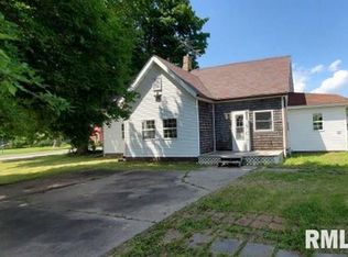 1801 16th Ave, Viola, IL 61486