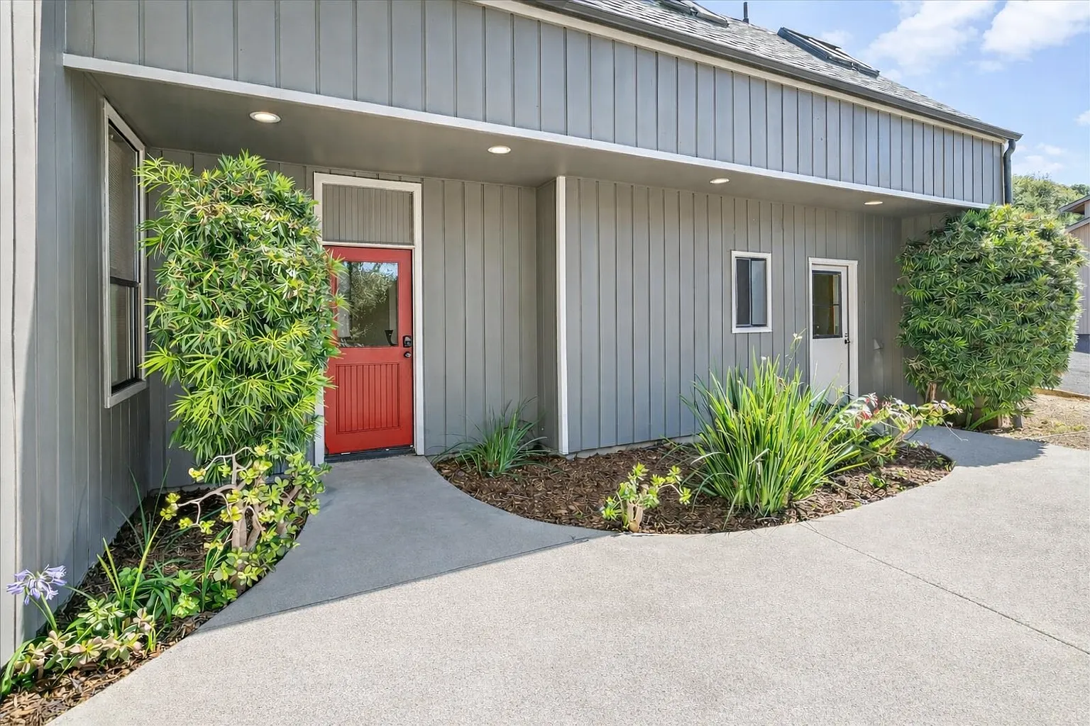 561 Luneta Dr - - — Photo 1