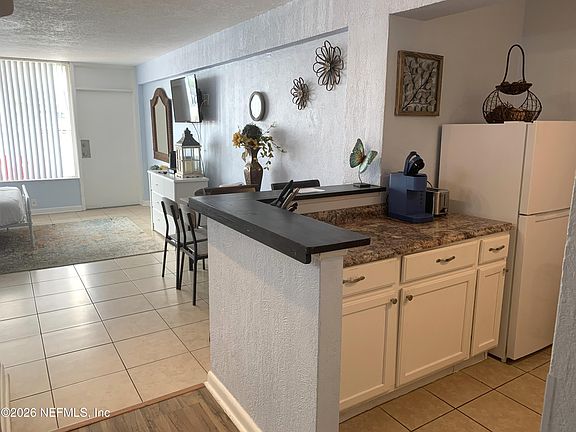5th image of 800 N ATLANTIC Avenue #320