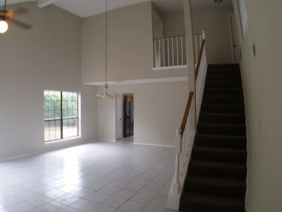 4th image of 3610 Herron Ct