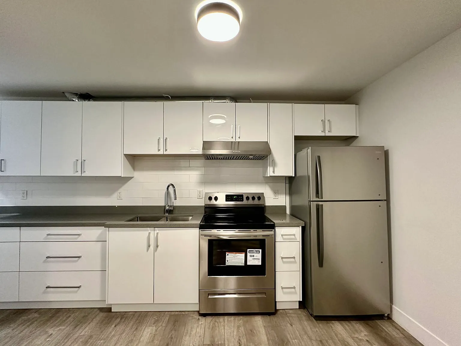 2 bed, 670 sqft, $2,200 — Photo 1