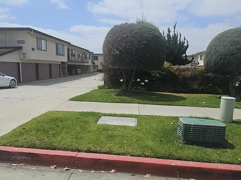 3242 W Orange Ave #6 — Photo 1