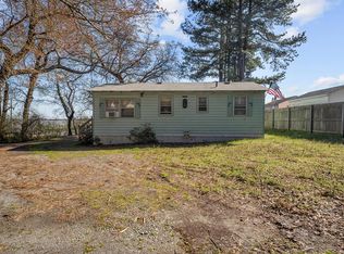225 Shore Dr, Dunnsville, VA 22454