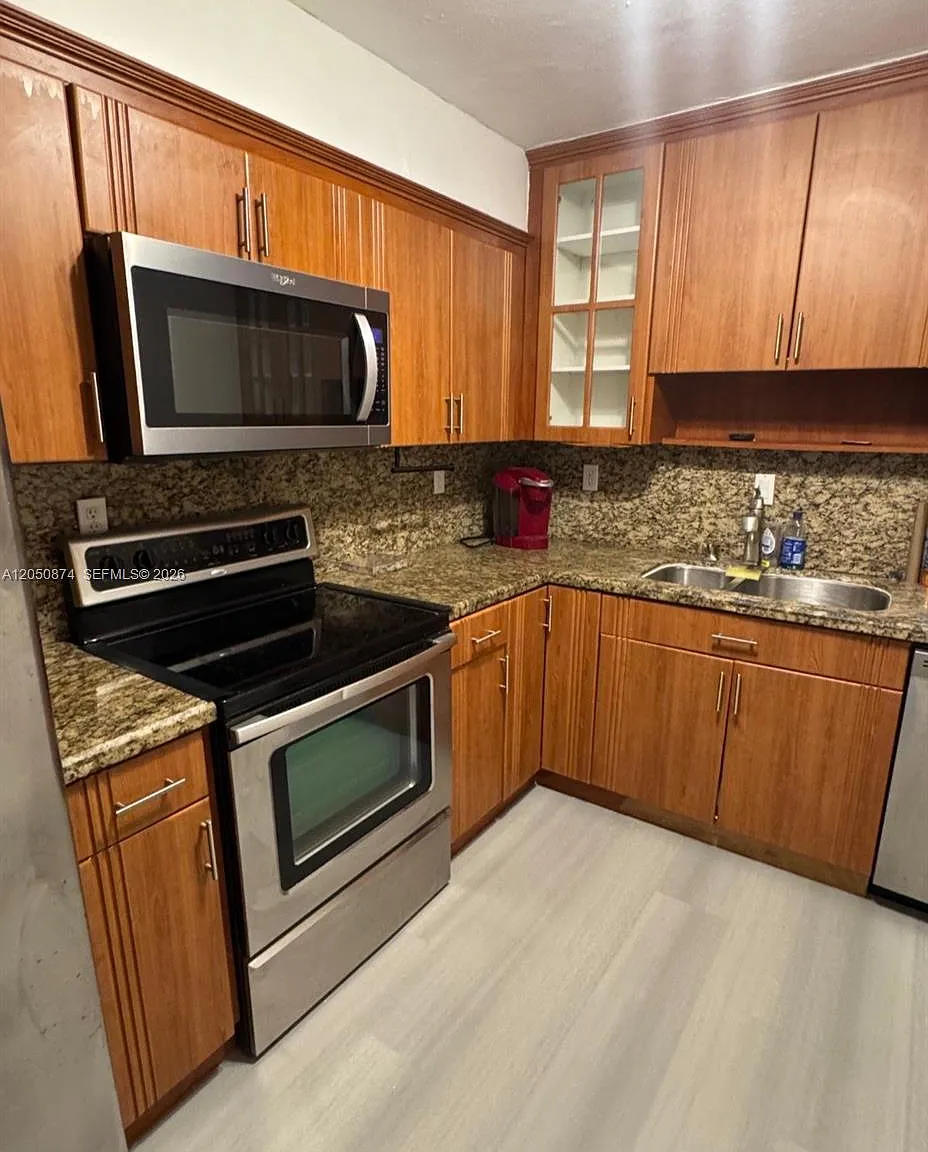 Omega Condo No 4 — Photo 1