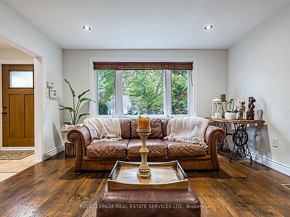 5th image of 47 Frederick St