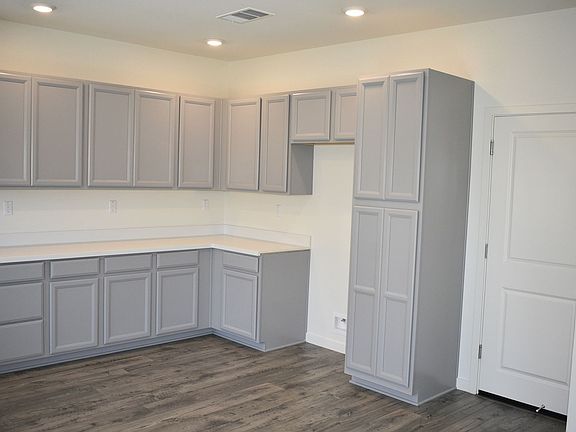 5th image of 4331 White Ash Ln