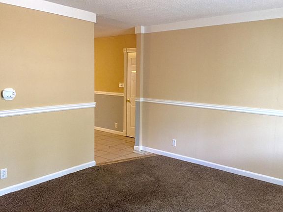 3rd image of 4043 Downes Dr