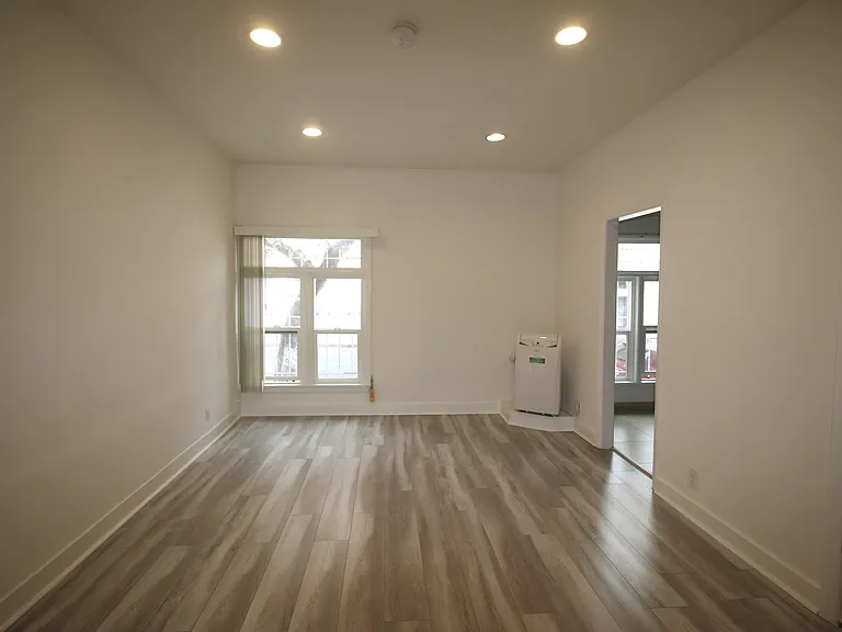 Westmoreland Apartments LLC — Photo 16