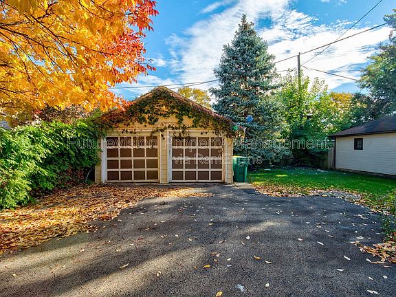 4th image of 414 Cornelia St #1