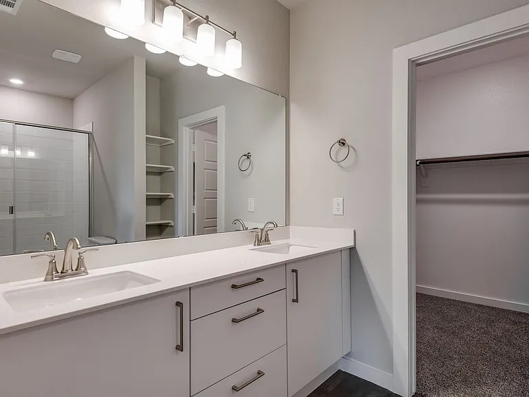 752 Wheatfield Dr — Photo 17