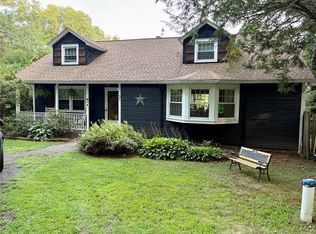 31 Hamilton Hl, Chepachet, RI 02814