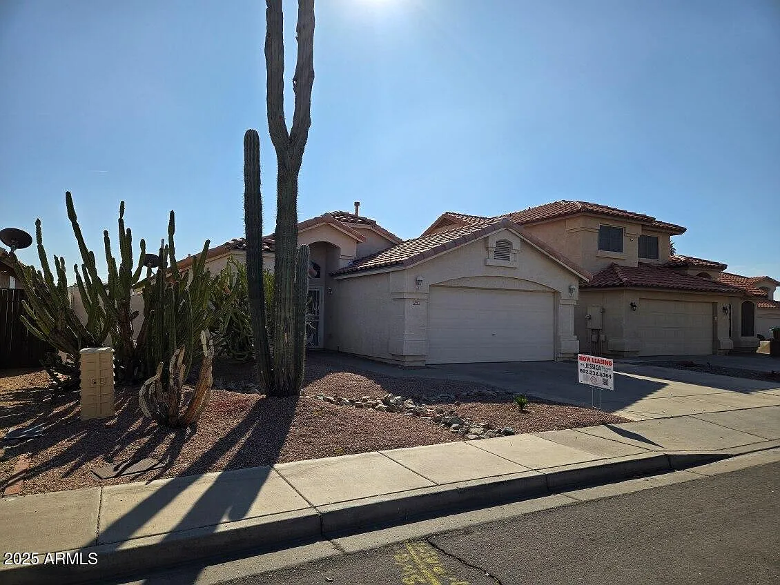 3 bed, 2.0 bath, 1504 sqft, $2,595 — Photo 1