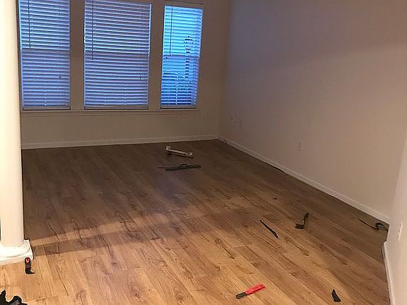 3rd image of 312 Summercove Cir