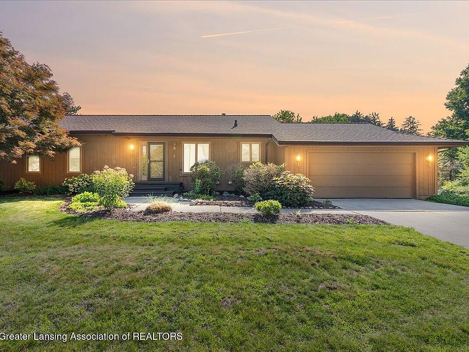 1st image of 3842 Pine Knoll Dr