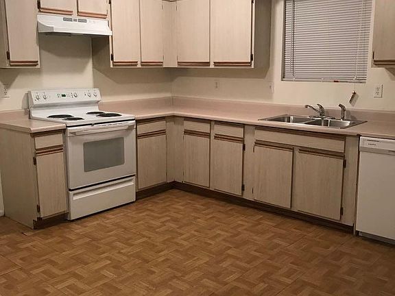 3rd image of 3324 W Del Monico Ln