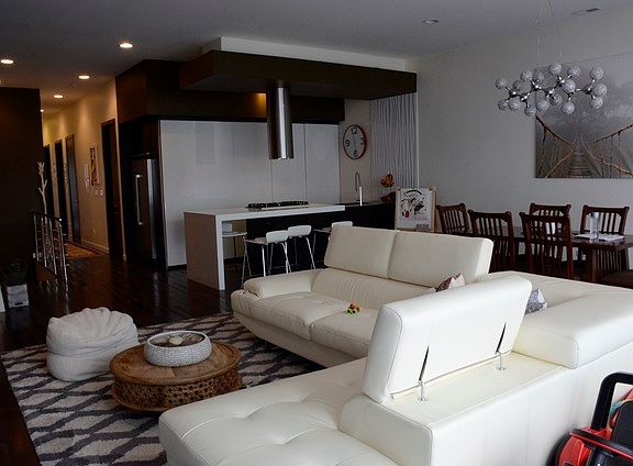 5th image of 843 N California Ave #4