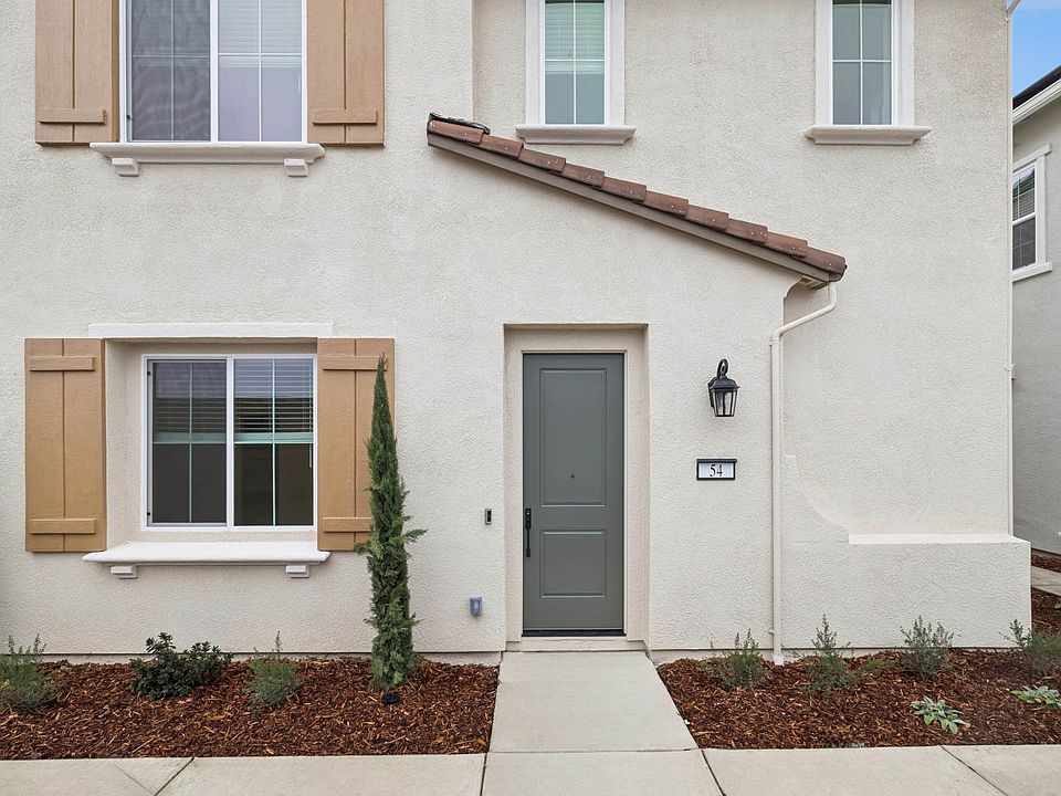 Sendero 54 Exterior Front