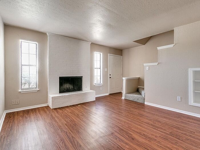 1st image of 2305 Beaumont Dr #A
