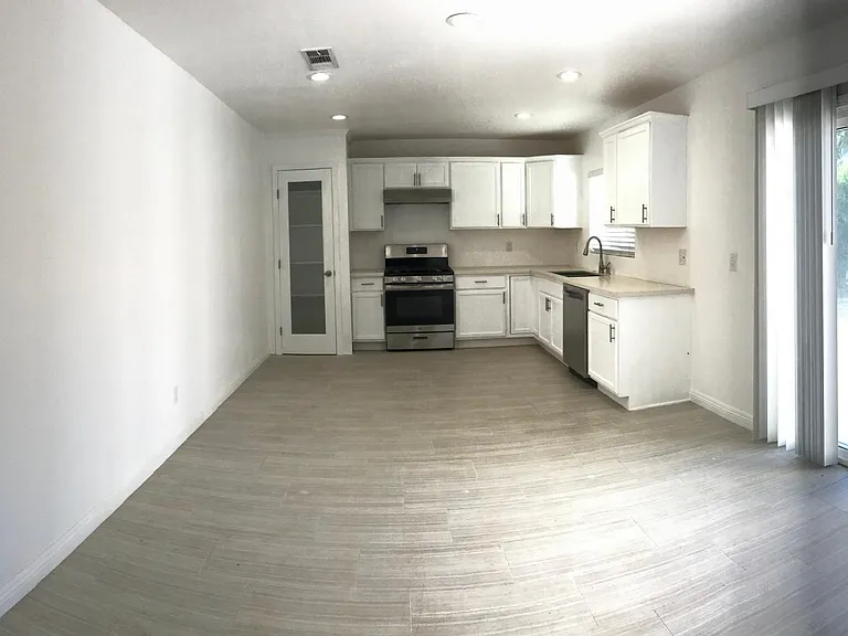 865 Denise Ave — Photo 5