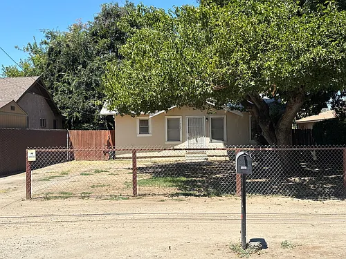 2087 N Marks Ave Photo 1
