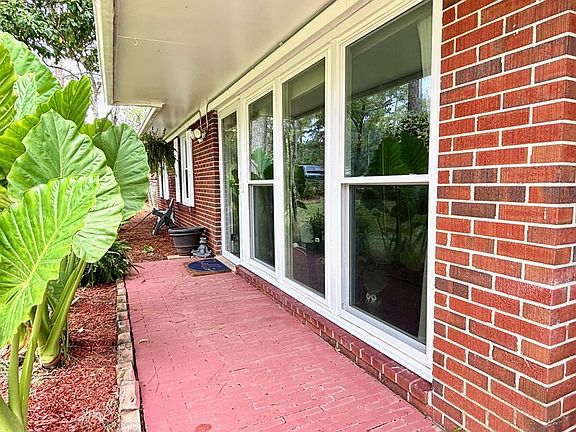 2nd image of 2212 Pembroke Dr