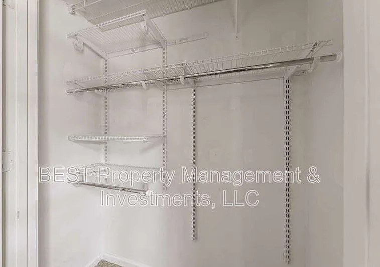8130 Kings Creek Dr — Photo 28