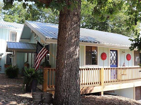 4th image of 307 Glan Tai Dr