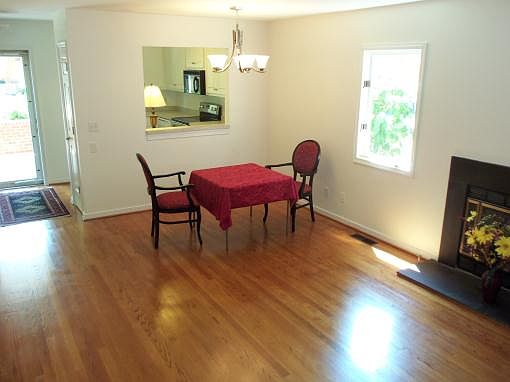 4th image of 3124 Lake Village Dr