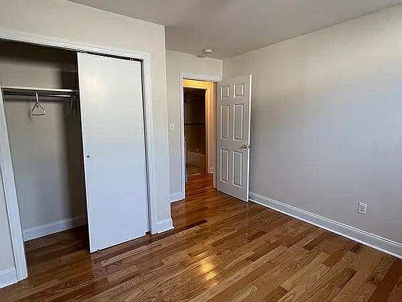 5th image of 3064 41st St Floor 1