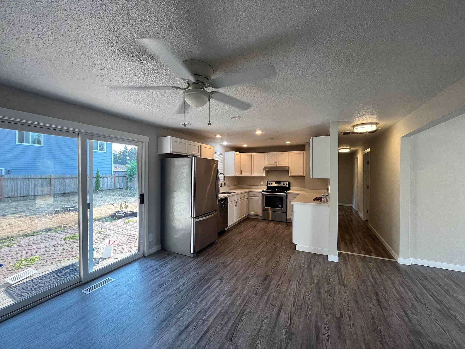 4 bed, 1390 sqft, $2,900 — Photo 4