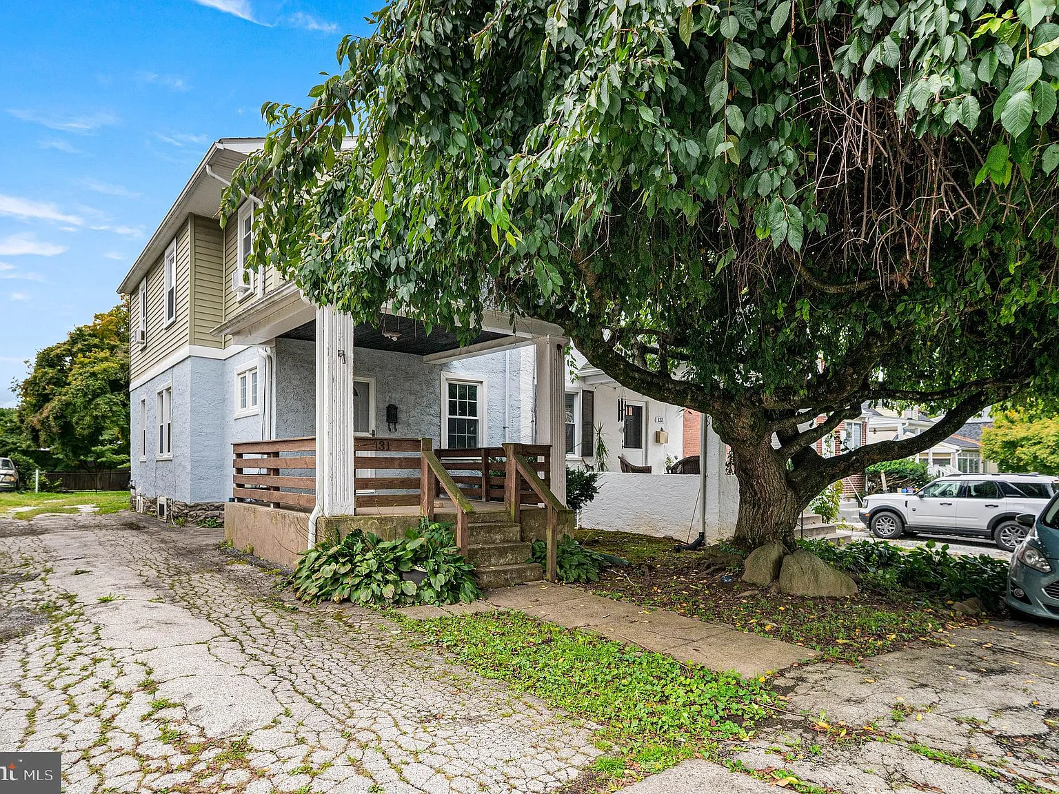 3 bed, 1.0 bath, 1184 sqft, $2,000 — Photo 2