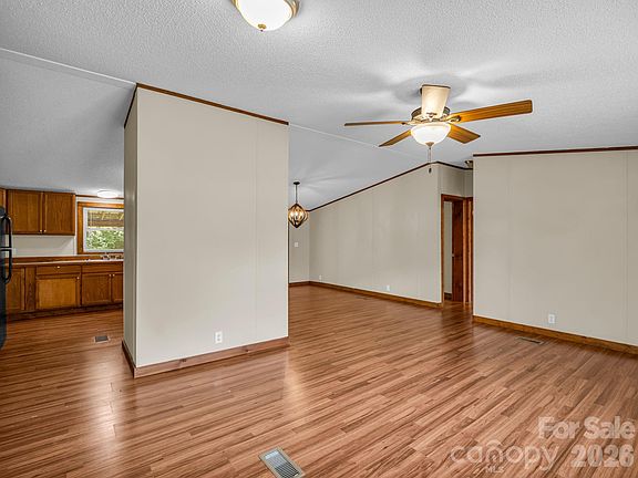 5th image of 404 Newton Cole Rd