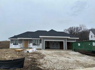110 Retzer View COURT, Waukesha, WI