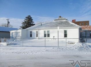 137 W Main St, Canistota, SD 57012